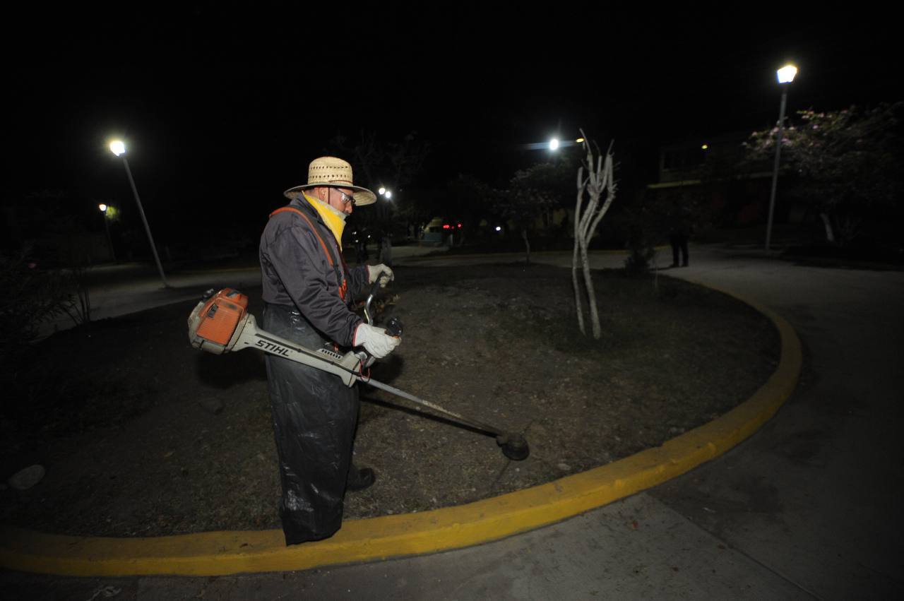 En equipo, Roberto Cabrera supervisa trabajos de Servicios Públicos en ...