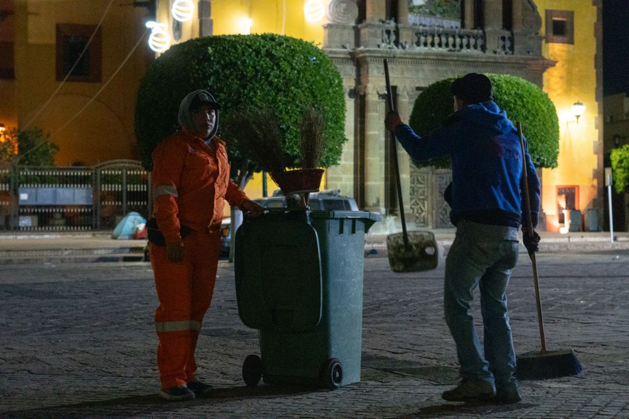 Roberto Cabrera supervisa trabajos de Servicios Públicos en Plaza ...