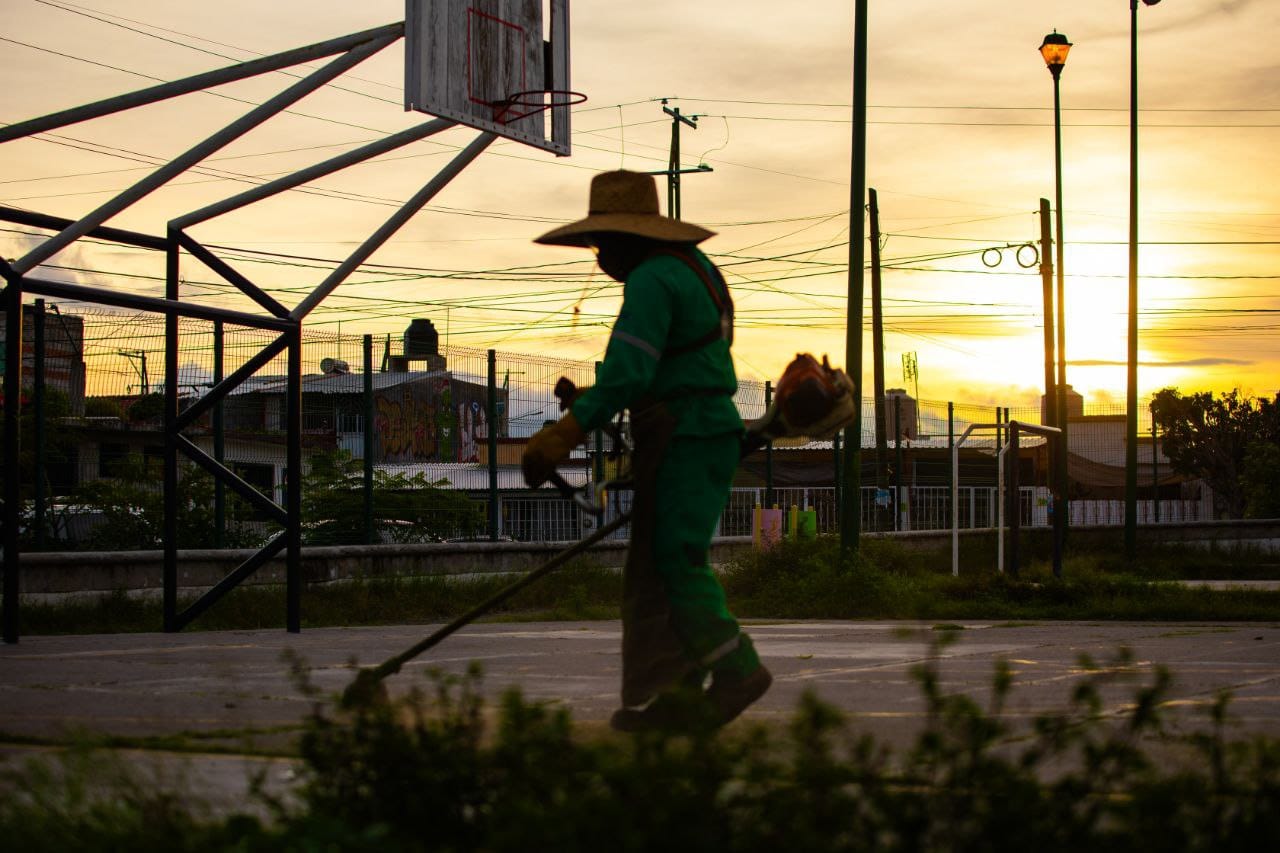 Supervisa Roberto Cabrera trabajos de mejora de imagen urbana en la ...